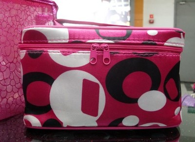 上海方振箱包制品 專業工廠定制、批發整理箱與雜物包，滿足多樣收納需求